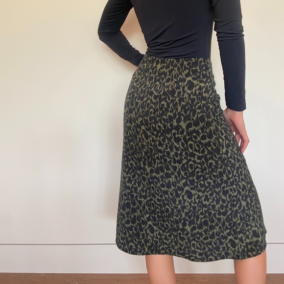 Green Cheetah Print Midi Dress - Picture 2 of 5
